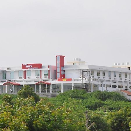 Hotel Shiv International Bhachau Zewnętrze zdjęcie