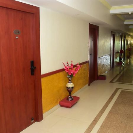 Hotel Shiv International Bhachau Zewnętrze zdjęcie