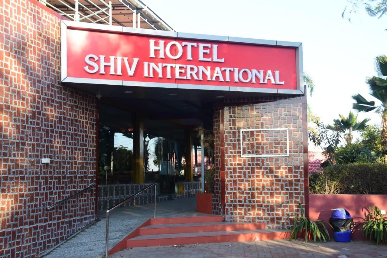 Hotel Shiv International Bhachau Zewnętrze zdjęcie