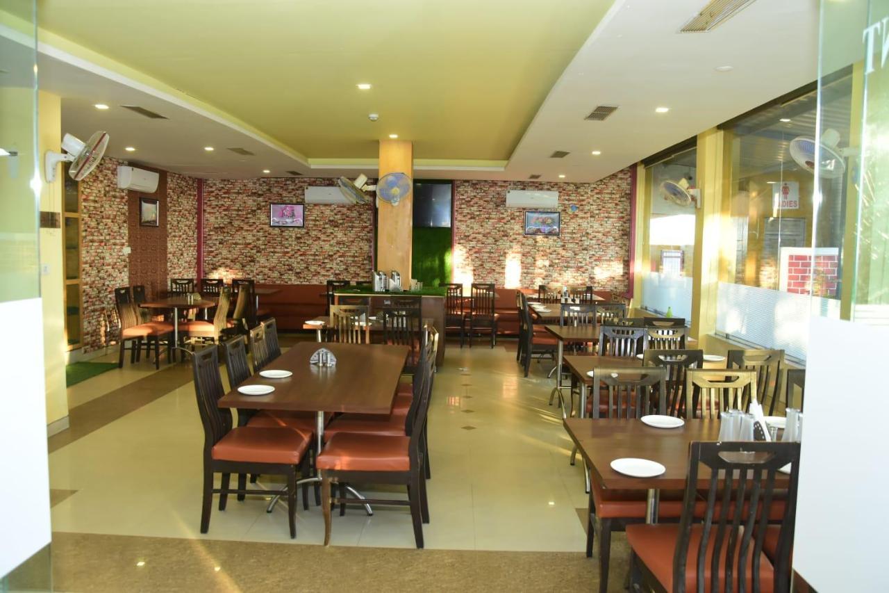 Hotel Shiv International Bhachau Zewnętrze zdjęcie