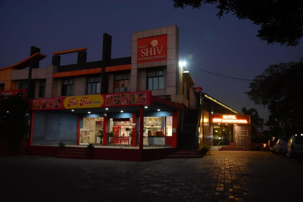 Hotel Shiv International Bhachau Zewnętrze zdjęcie
