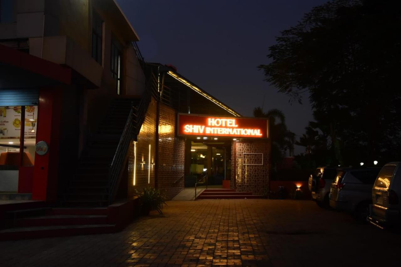 Hotel Shiv International Bhachau Zewnętrze zdjęcie