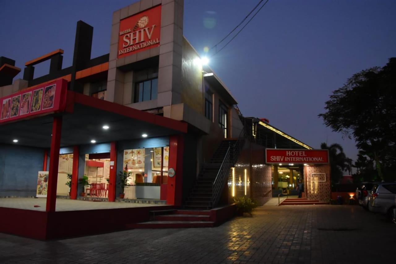 Hotel Shiv International Bhachau Zewnętrze zdjęcie